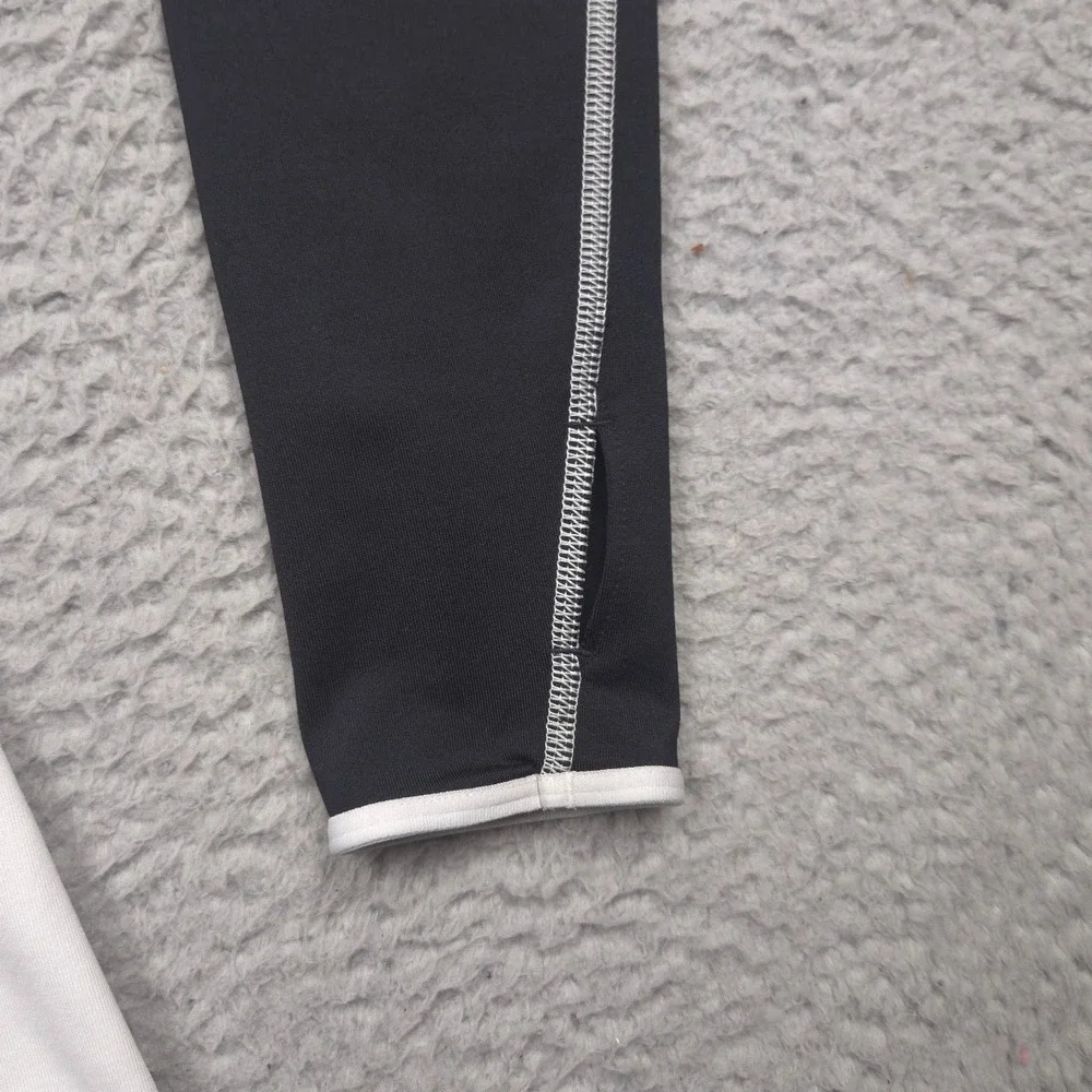 Nike Pro Dri-FIT Quarter Zip Pullover Women M Black White Geometric Thumbholes